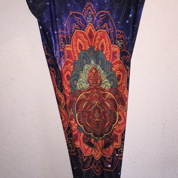 Brave New World Mandala Turtle Leggings - Picture 1 of 8